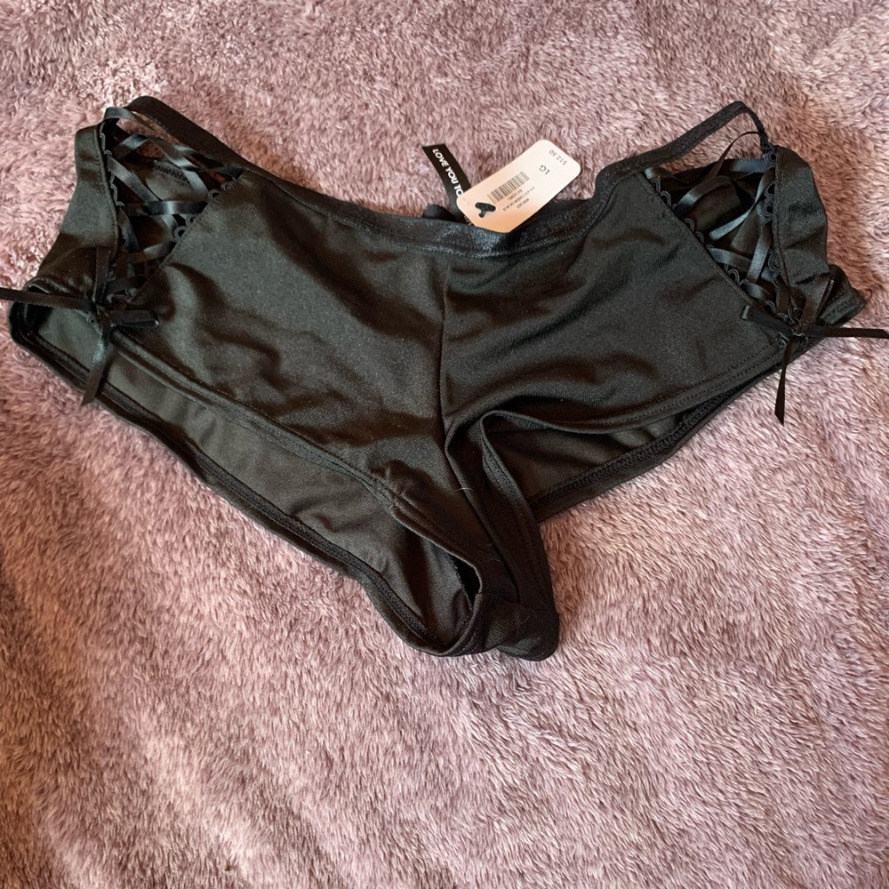 Blackheart panty with side lace up style